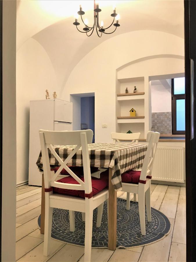 White Wolf Apartment Brasov Exterior photo