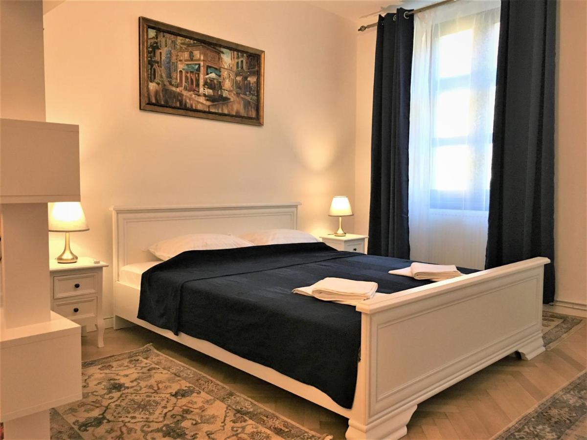 White Wolf Apartment Brasov Exterior photo