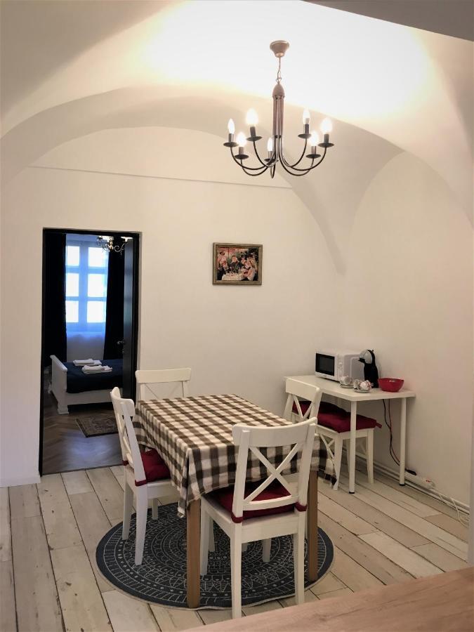 White Wolf Apartment Brasov Exterior photo